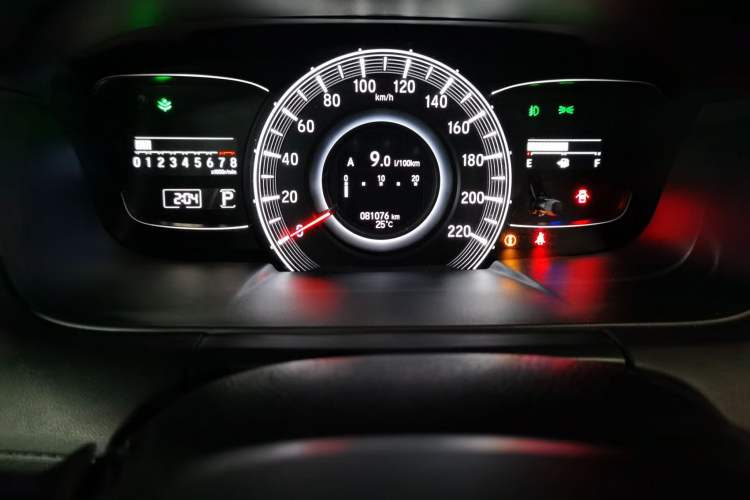 Used Honda Odyssey 2017 2.4L Supreme Edition Odometer Close Up
