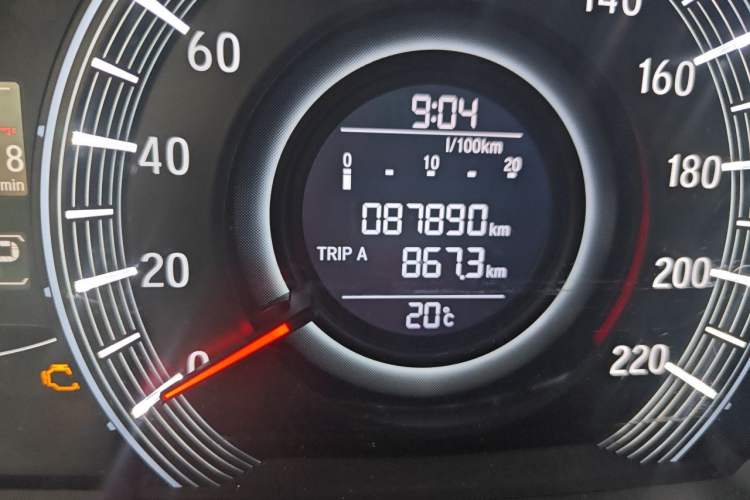 Used Honda Odyssey 2017 2.4L Smart Edition Odometer Close Up