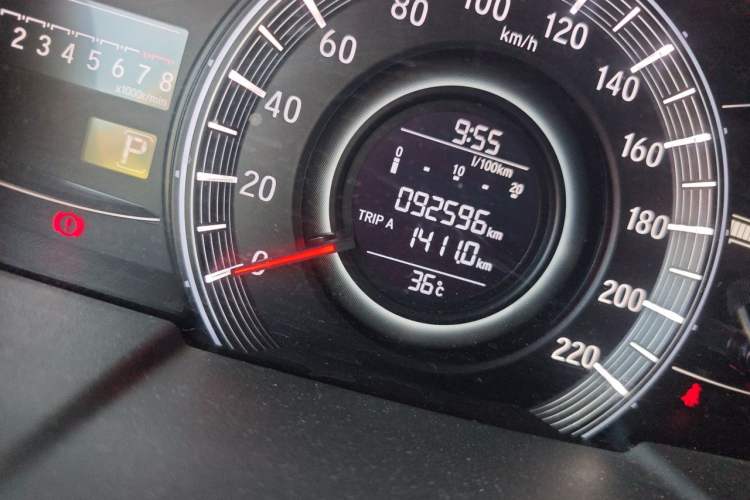 Used Honda Odyssey 2017 2.4L Smart Edition Odometer Close Up