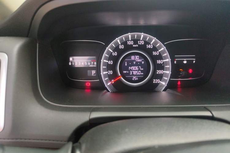 Used Honda Odyssey 2017 2.4L Smart Edition Odometer Close Up