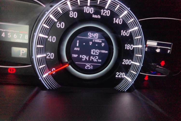 Used Honda Odyssey 2017 2.4L Smart Edition Odometer Close Up