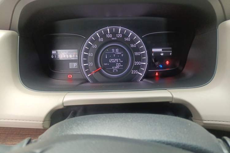 Used Honda Odyssey 2017 2.4L Luxury Edition Odometer Close Up