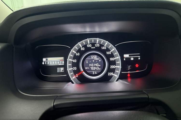 Used Honda Odyssey 2017 2.4L Smart Edition Odometer Close Up