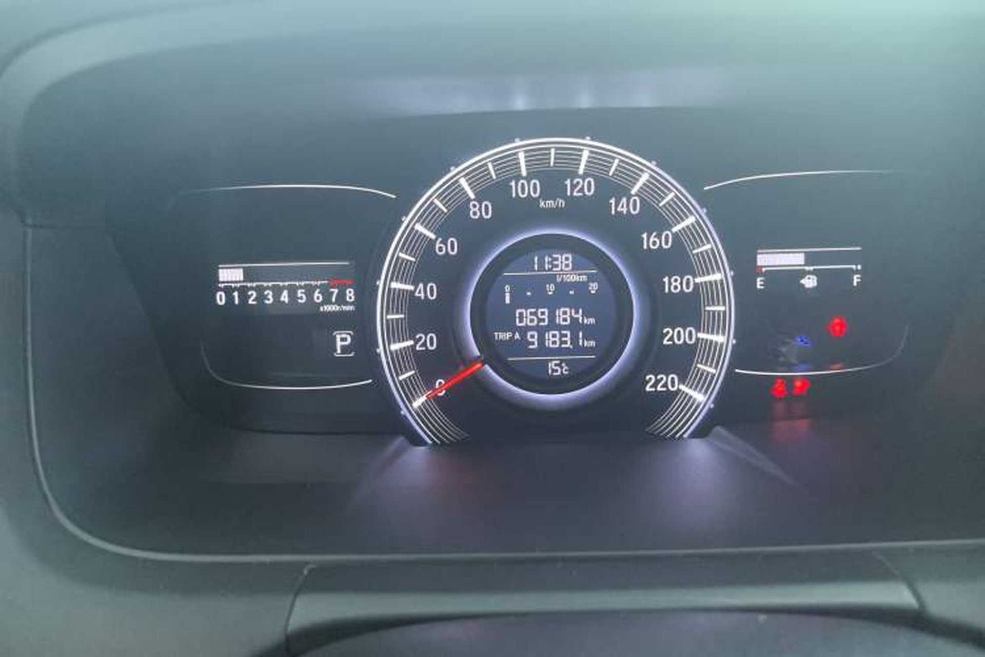 Used Honda Odyssey 2017 2.4L Smart Edition Odometer Close Up