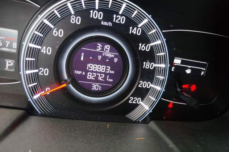 Used Honda Odyssey 2017 2.4L Smart Edition Odometer Close Up