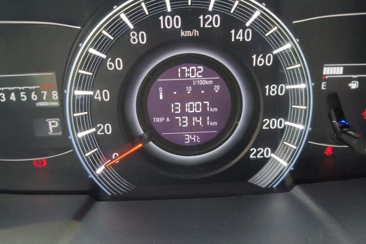 Used Honda Odyssey 2017 2.4L Smart Edition Odometer Close Up