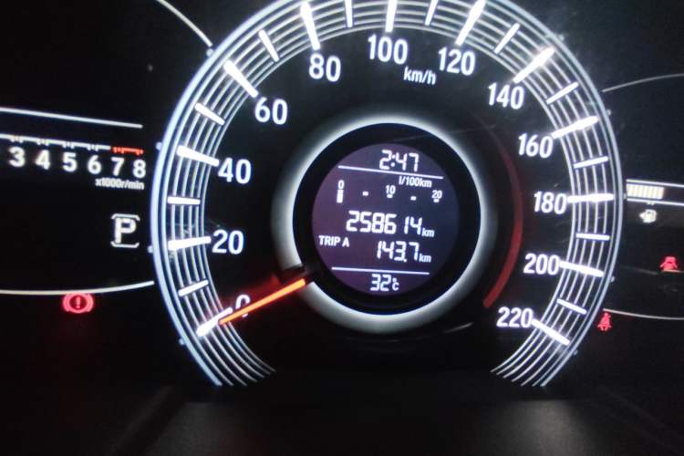 Used Honda Odyssey 2017 2.4L Smart Edition Odometer Close Up
