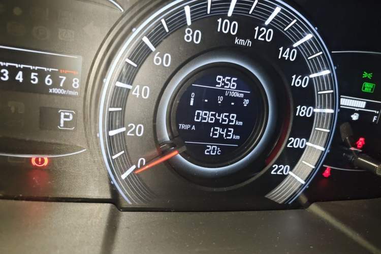Used Honda Odyssey 2017 2.4L Smart Welfare Edition Odometer Close Up