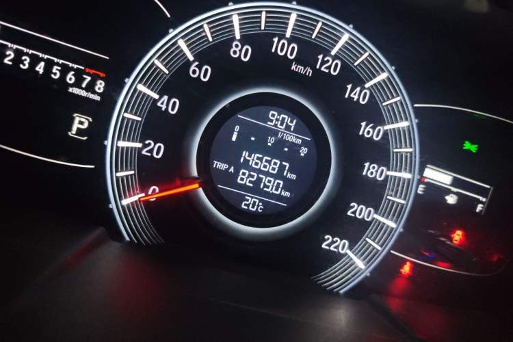 Used Honda Odyssey 2017 2.4L Smart Edition Odometer Close Up