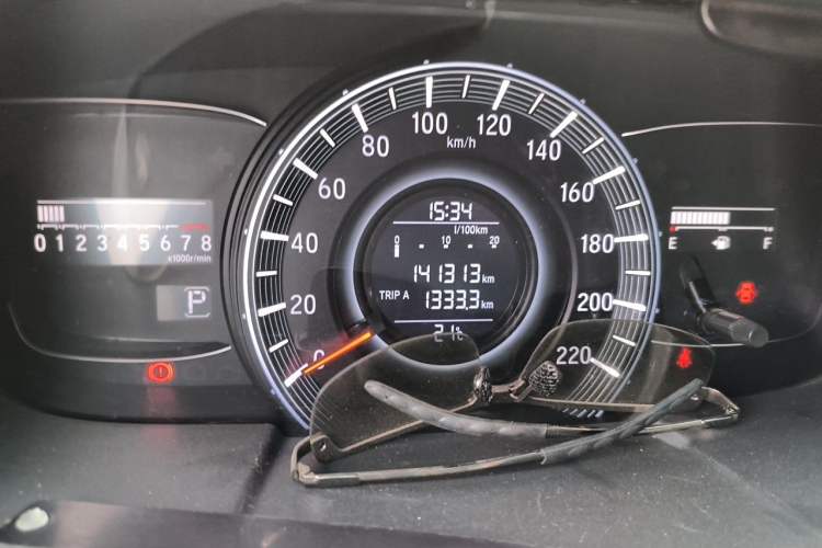 Used Honda Odyssey 2017 2.4L Smart Edition Odometer Close Up