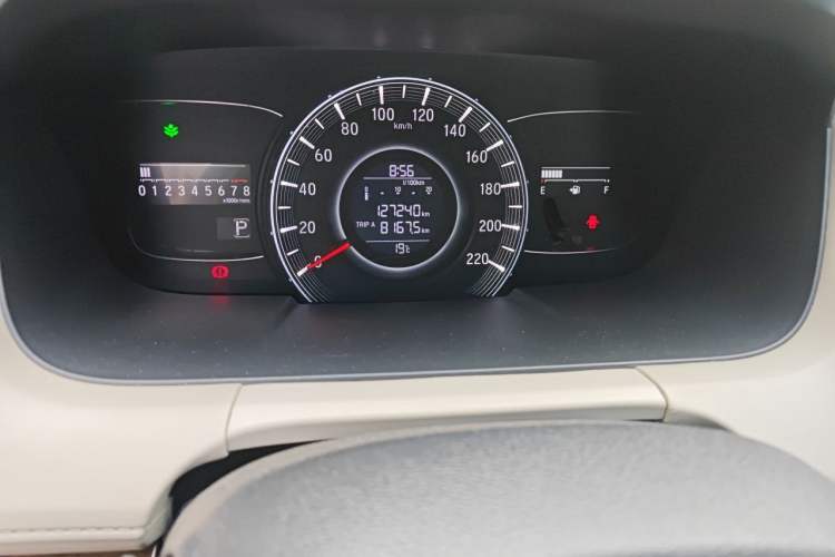 Used Honda Odyssey 2017 2.4L Luxury Edition Odometer Close Up