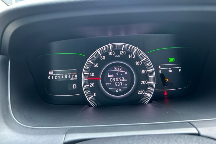 Used Honda Odyssey 2017 2.4L Smart Edition Odometer Close Up