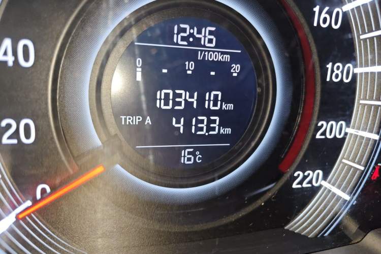 Used Honda Odyssey 2017 2.4L Smart Edition Odometer Close Up