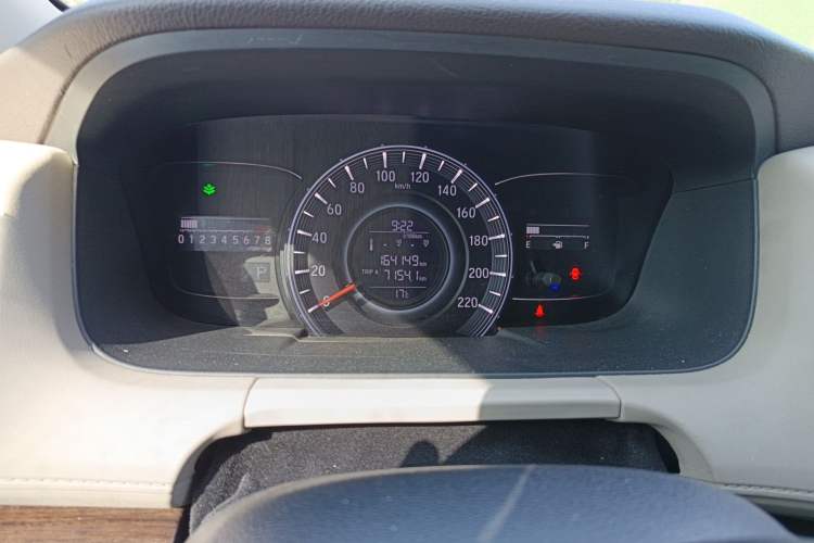 Used Honda Odyssey 2017 2.4L Luxury Edition Odometer Close Up
