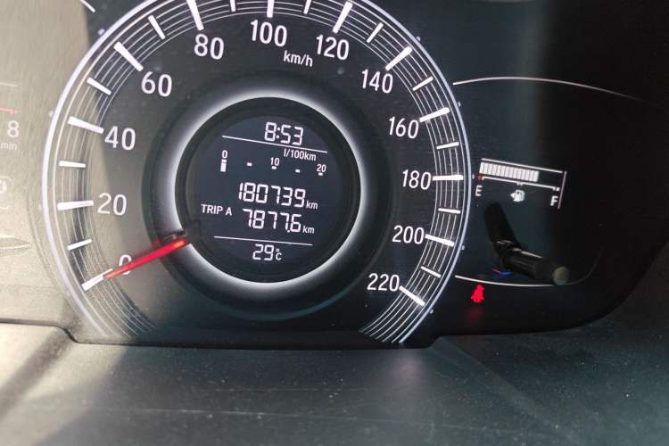 Used Honda Odyssey 2017 2.4L Luxury Edition Odometer Close Up