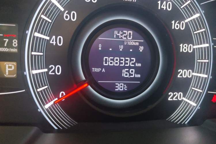 Used Honda Odyssey 2017 2.4L Smart Edition Odometer Close Up
