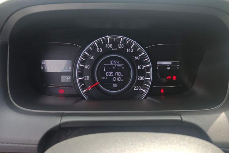 Used Honda Odyssey 2017 2.4L Smart Edition Odometer Close Up