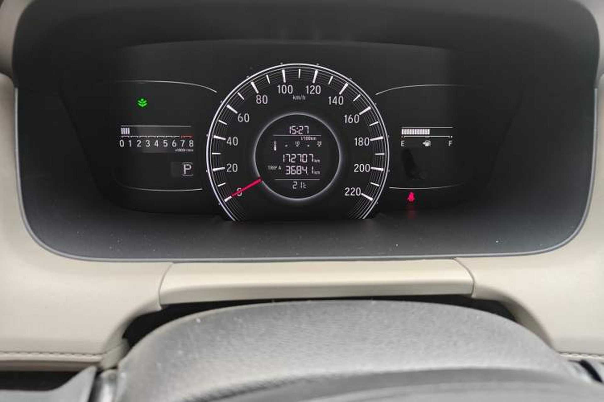 Used Honda Odyssey 2017 2.4L Luxury Edition Odometer Close Up