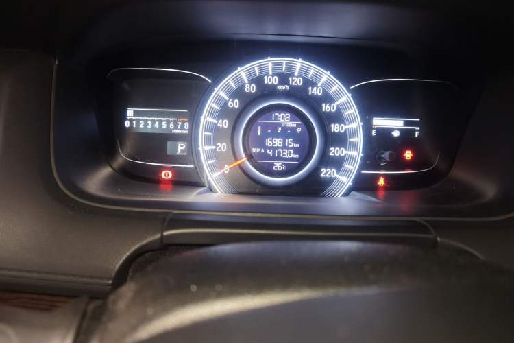 Used Honda Odyssey 2017 2.4L Smart Edition Odometer Close Up