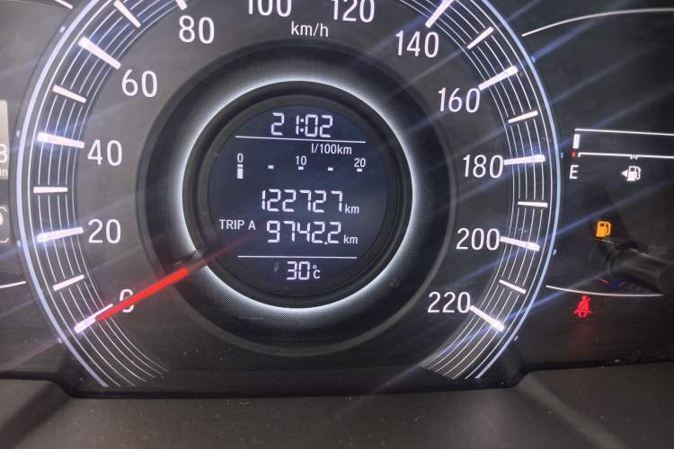 Used Honda Odyssey 2017 2.4L Comfort Edition Odometer Close Up