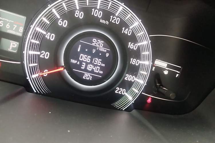 Used Honda Odyssey 2017 2.4L Smart Edition Odometer Close Up
