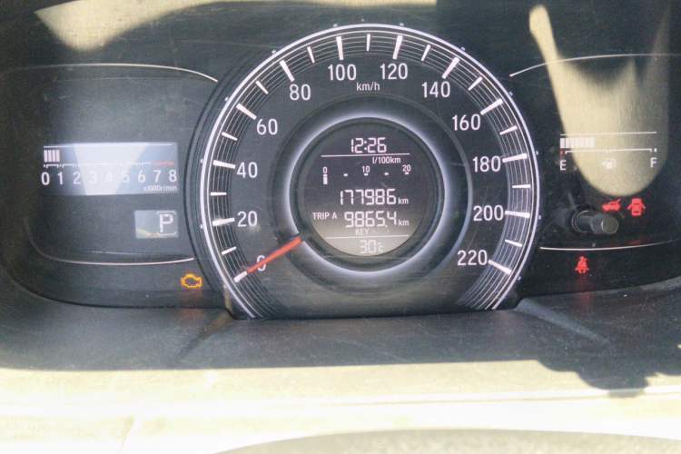Used Honda Odyssey 2017 2.4L Smart Edition Odometer Close Up