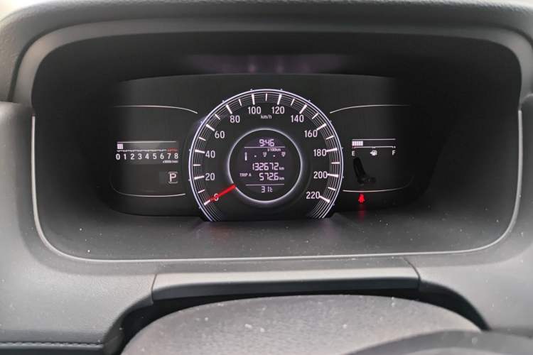 Used Honda Odyssey 2017 2.4L Smart Edition Odometer Close Up
