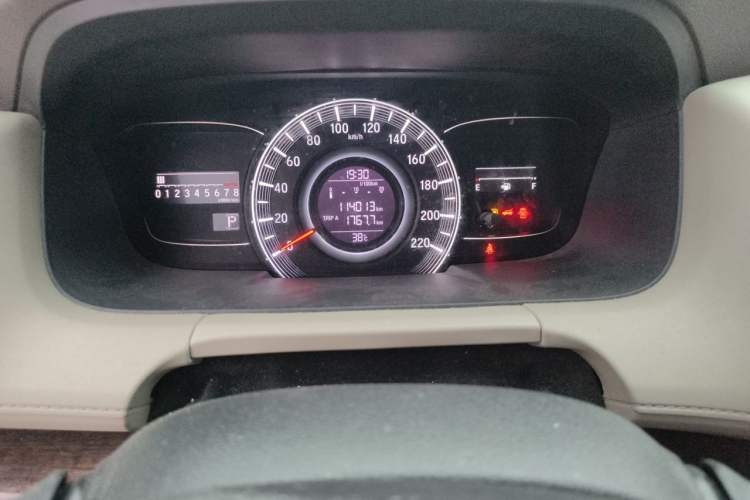 Used Honda Odyssey 2017 2.4L Luxury Edition Odometer Close Up