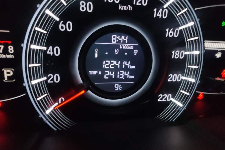Used Honda Odyssey 2017 2.4L Smart Edition Odometer Close Up