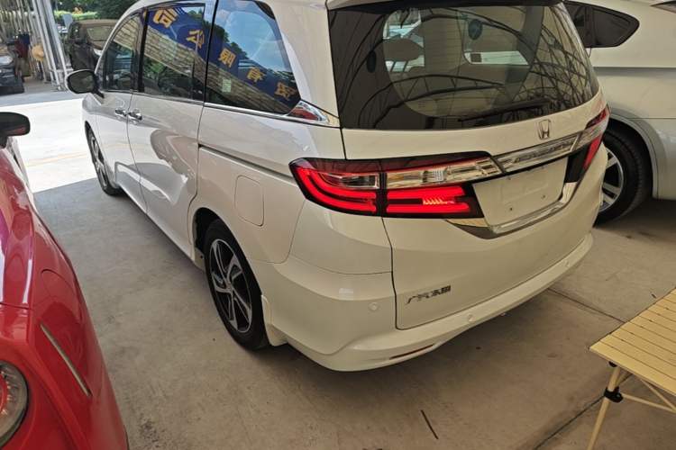 Used Honda Odyssey 2017 2.4L Luxury Edition Rear Left 45 Deg