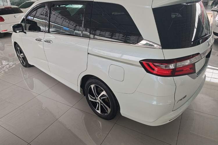 Used Honda Odyssey 2017 2.4L Luxury Edition Rear Left 45 Deg