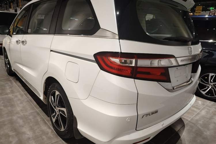 Used Honda Odyssey 2017 2.4L Luxury Edition Rear Left 45 Deg