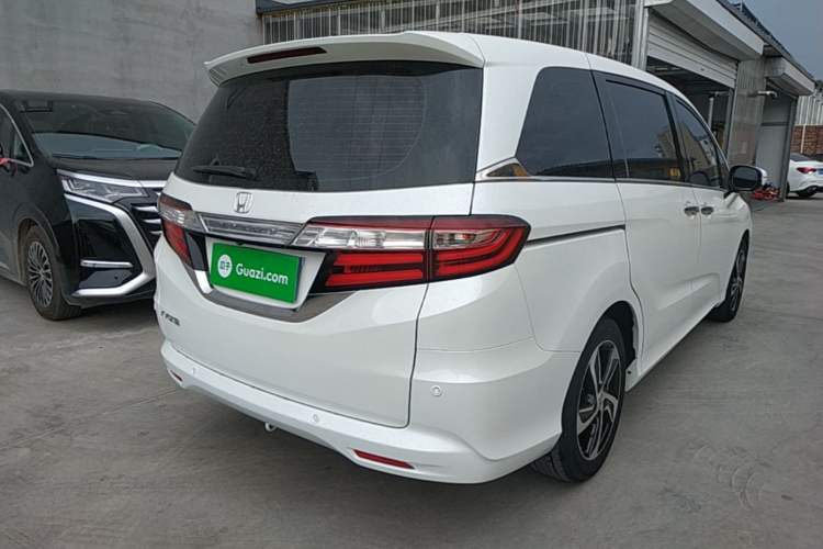 Used Honda Odyssey 2017 2.4L Luxury Edition Rear Right 45 Deg