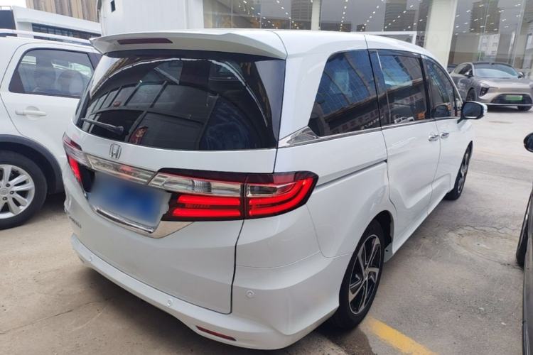Used Honda Odyssey 2017 2.4L Luxury Edition Rear Right 45 Deg