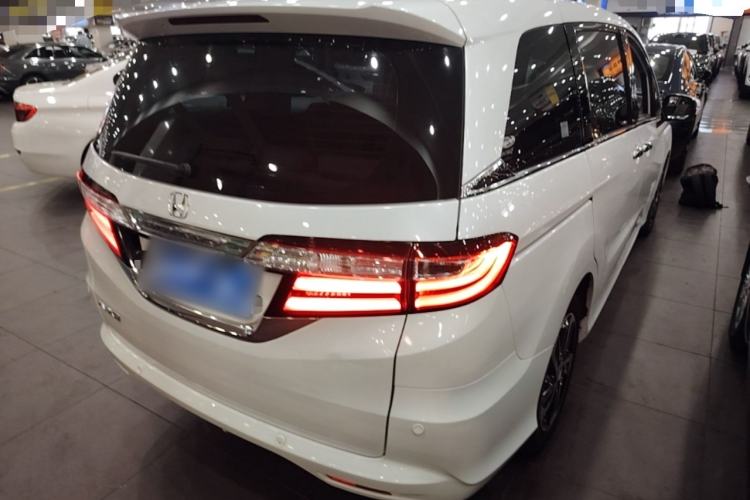 Used Honda Odyssey 2017 2.4L Luxury Edition Rear Right 45 Deg