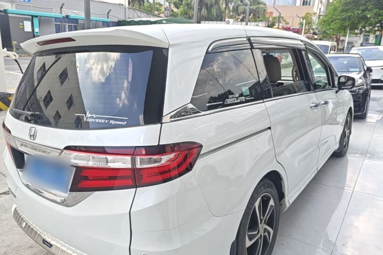 Used Honda Odyssey 2017 2.4L Luxury Edition Rear Right 45 Deg