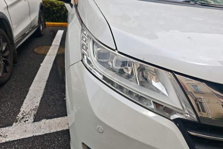 Used Honda Odyssey 2017 2.4L Smart Edition Right Front Headlight