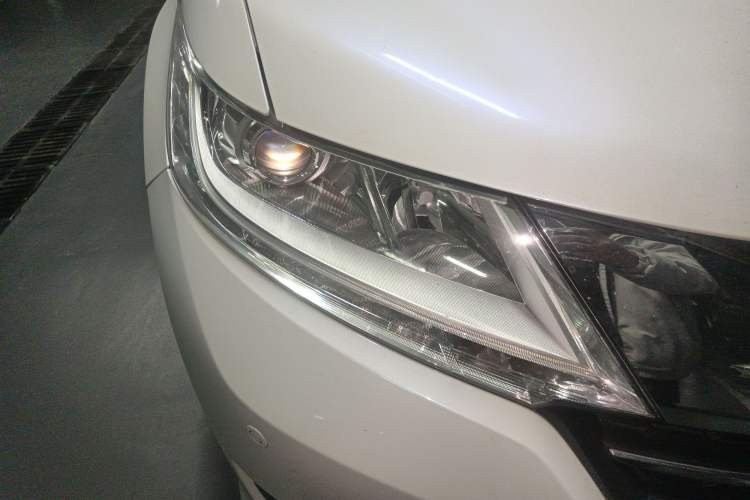 Used Honda Odyssey 2017 2.4L Luxury Edition Right Front Headlight