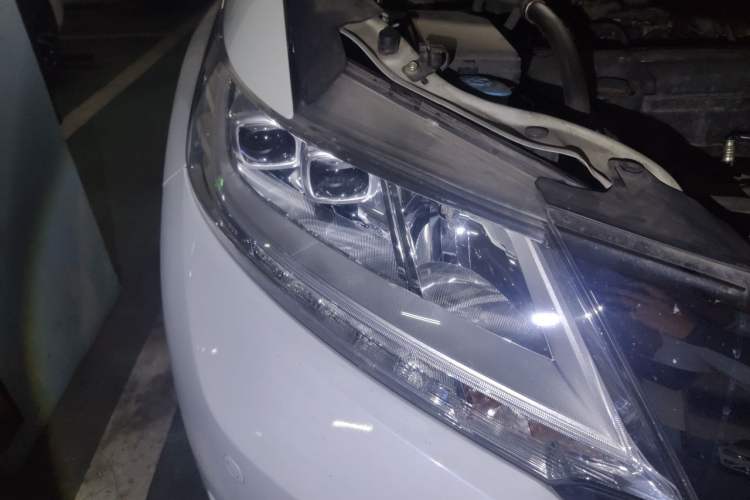 Used Honda Odyssey 2017 2.4L Smart Edition Right Front Headlight