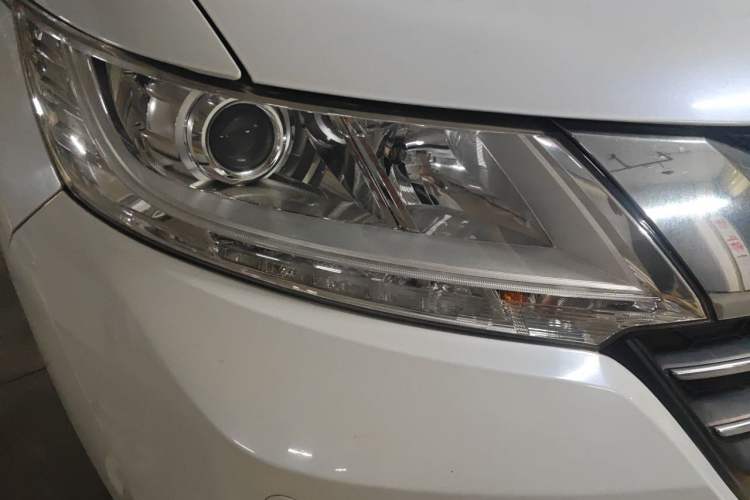 Used Honda Odyssey 2017 2.4L Luxury Edition Right Front Headlight