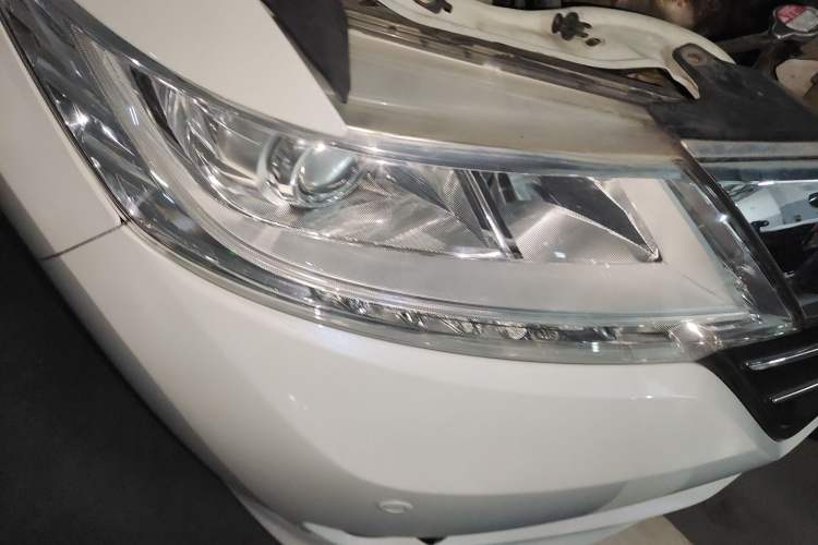 Used Honda Odyssey 2017 2.4L Luxury Edition Right Front Headlight