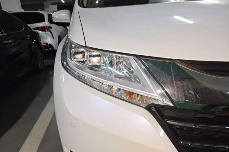 Used Honda Odyssey 2017 2.4L Smart Edition Right Front Headlight