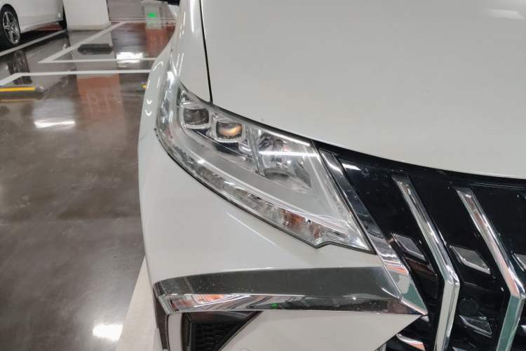 Used Honda Odyssey 2017 2.4L Smart Edition Right Front Headlight