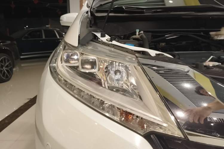 Used Honda Odyssey 2017 2.4L Smart Edition Right Front Headlight