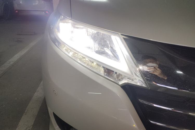 Used Honda Odyssey 2017 2.4L Smart Edition Right Front Headlight