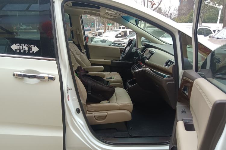 Used Honda Odyssey 2017 2.4L Luxury Edition Right Front Seat