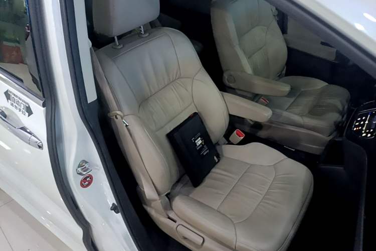 Used Honda Odyssey 2017 2.4L Luxury Edition Right Front Seat