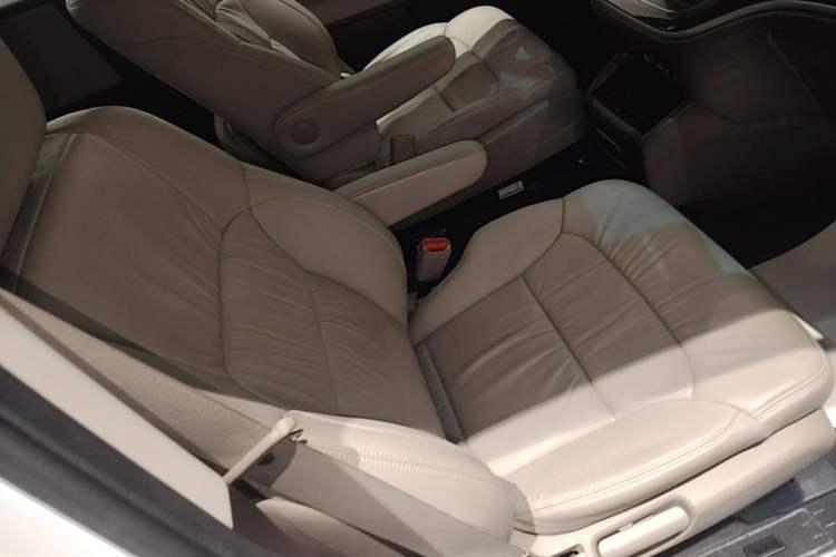 Used Honda Odyssey 2017 2.4L Luxury Edition Right Front Seat