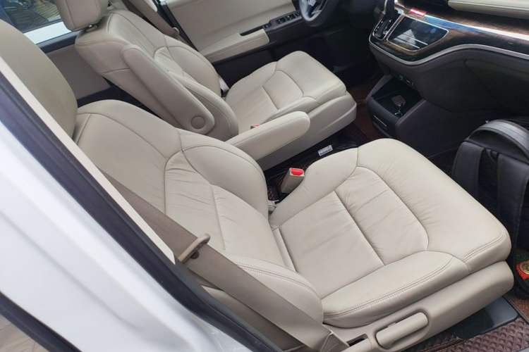 Used Honda Odyssey 2017 2.4L Luxury Edition Right Front Seat