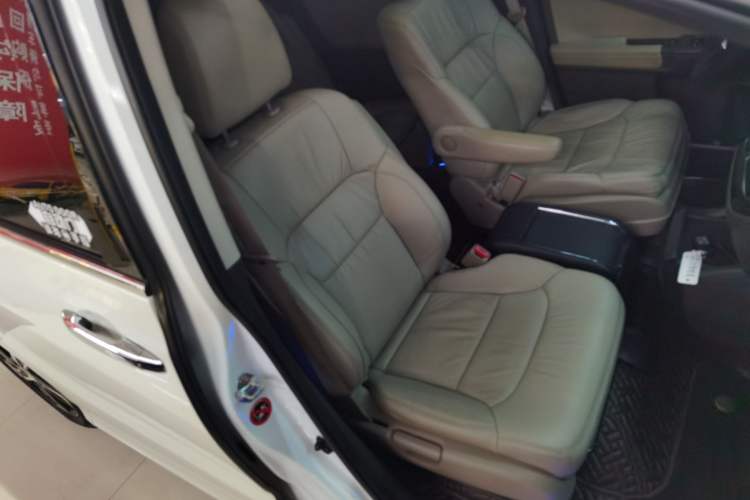 Used Honda Odyssey 2017 2.4L Luxury Edition Right Front Seat